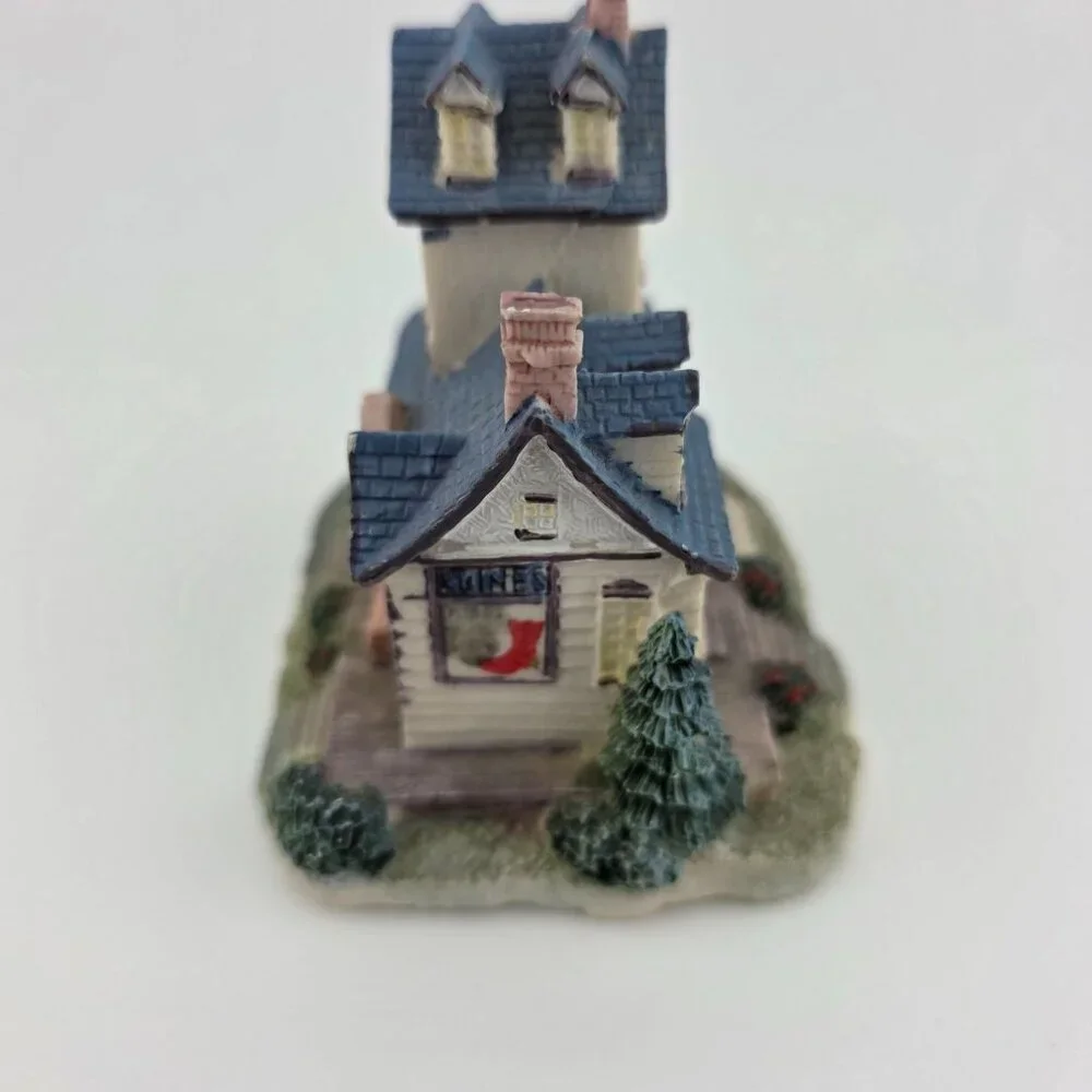 1993 Liberty Falls AH22 International Services Tully's General Store Miniature‎
